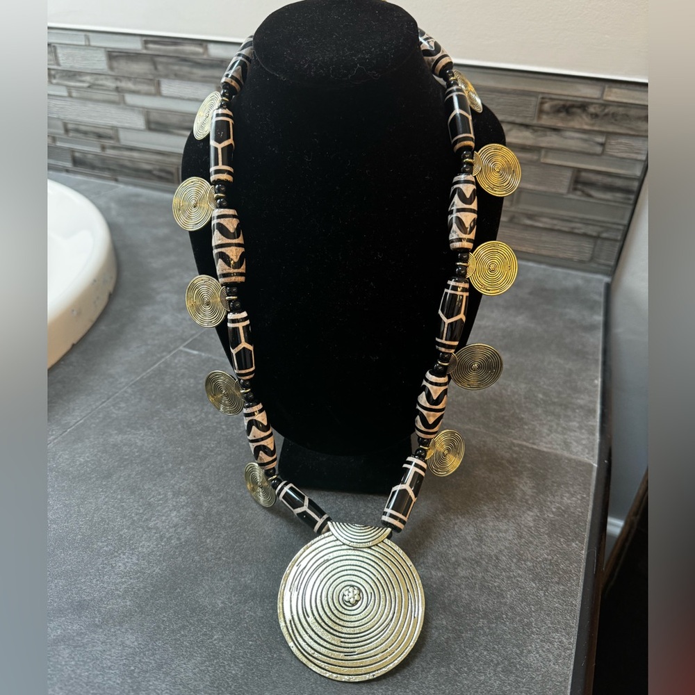 Vintage Sassy Jones Nevklace-Batik